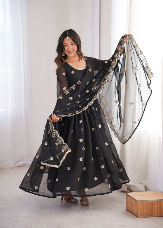 Elegant Black Georgette Anarkali Suit Set with Scalloped Dupatta